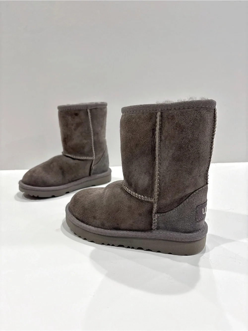 UGG Kids Gray Classic Short Boots Girls US 10 Sheepskin NWOB Cozy Winter Shoe